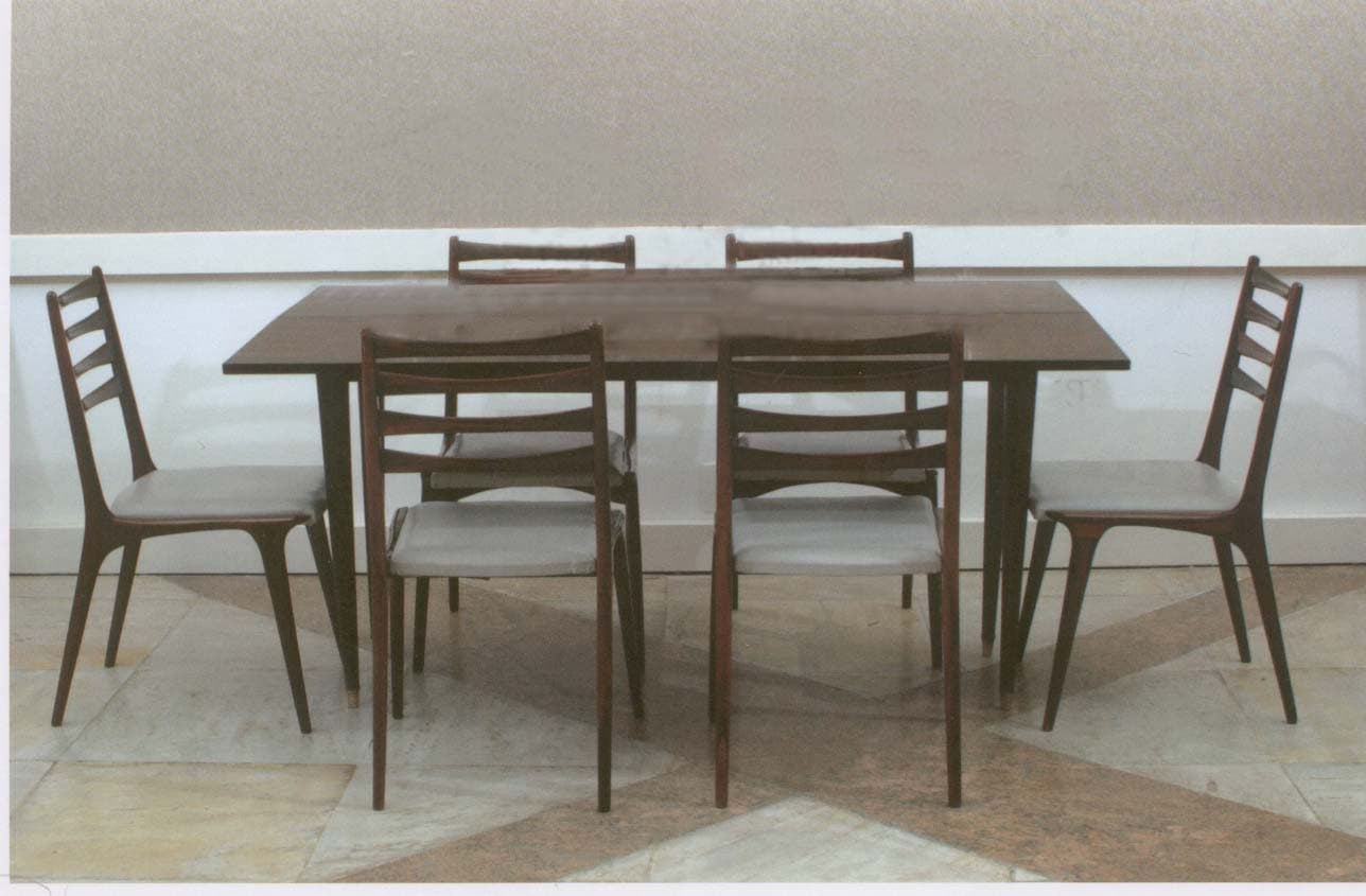 Mesa de jantar em jacarandá — Não identificado