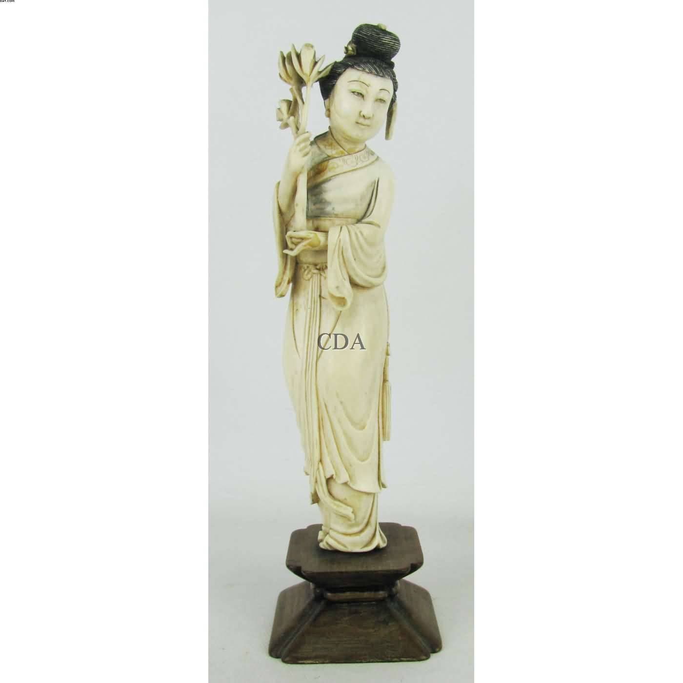Escultura monobloco em marfim — Não identificado, 1900