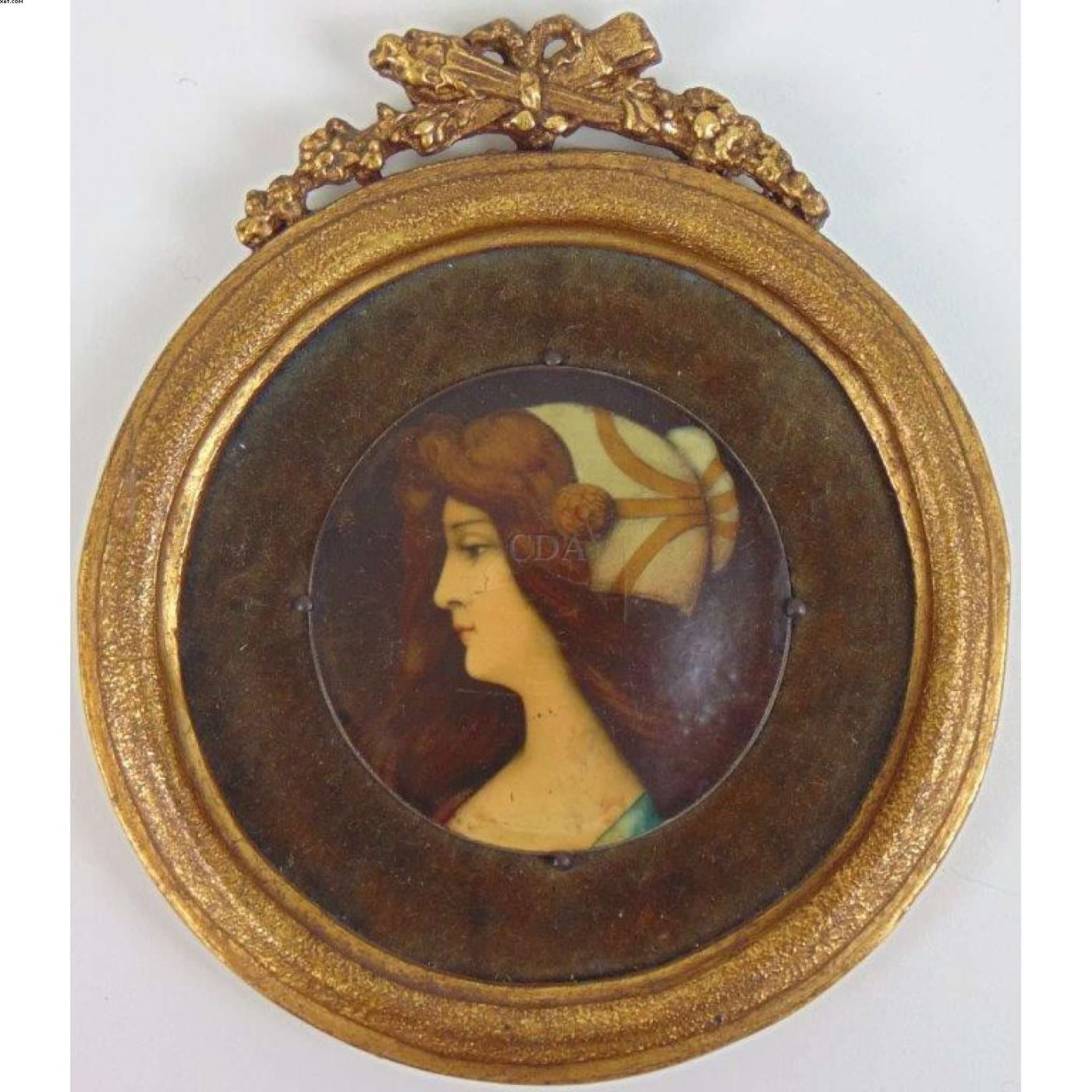 Miniatura representando figura feminina — Não identificado