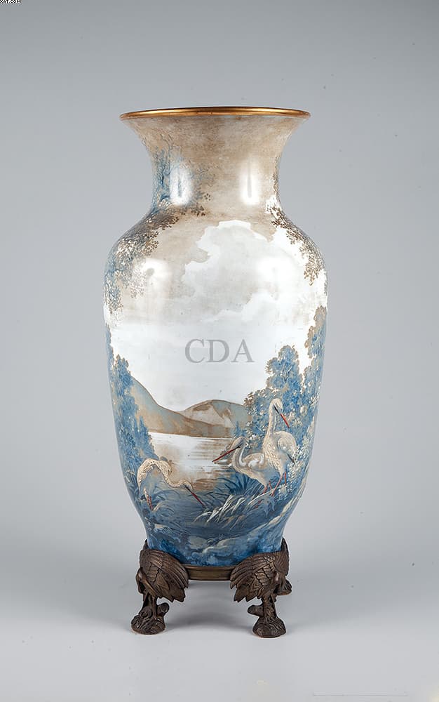 Elegante vaso de porcelana européia — Não identificado