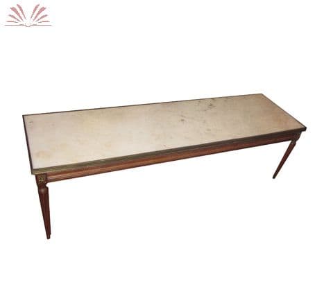 Mesa de centro estilo Luis XVI — Não identificado